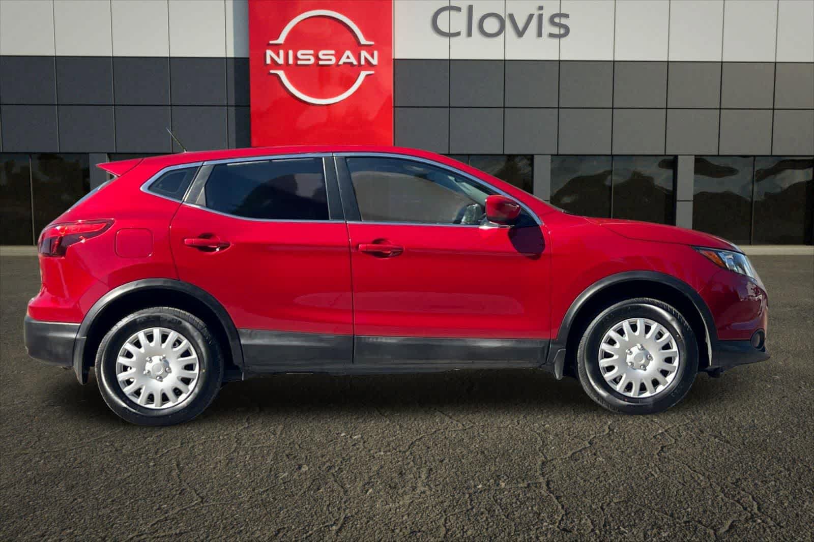 Used 2018 Nissan Rogue Sport S FWD image 9