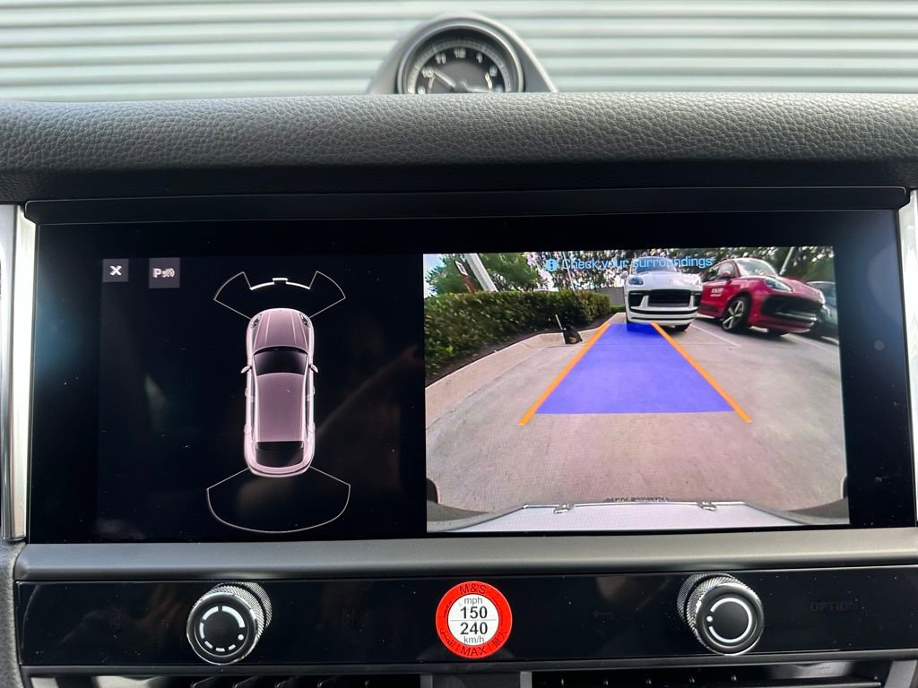 Certified 2026 Porsche Macan AWD/4WD image 33