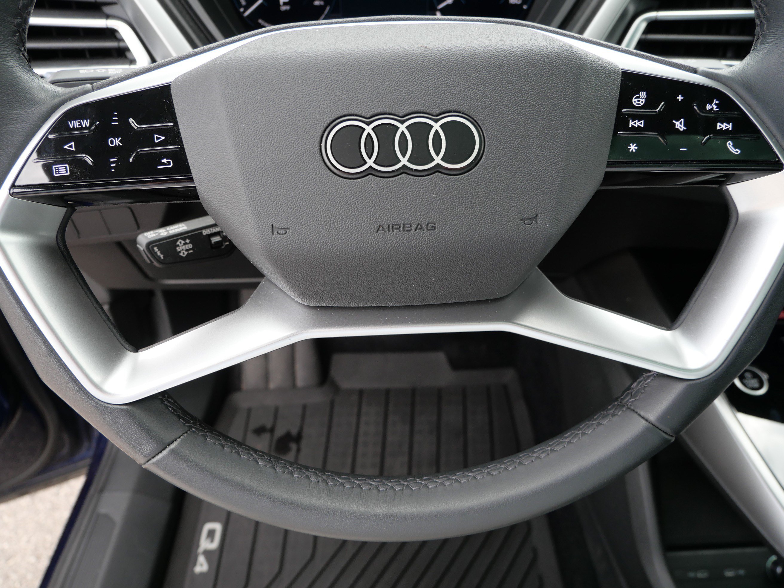 Certified 2023 Audi Q4 e-tron Premium Plus w/ Premium Plus AWD/4WD image 25