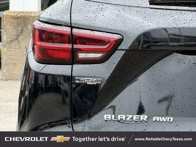 Used 2025 Chevrolet Blazer LT AWD/4WD image 9