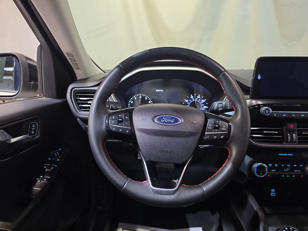 Used 2021 Ford Escape SEL w/ SEL Stealth AWD Package image 11