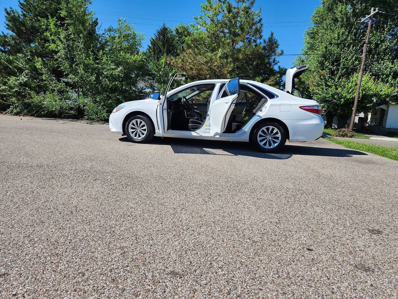 Used 2015 Toyota Camry LE FWD image 6