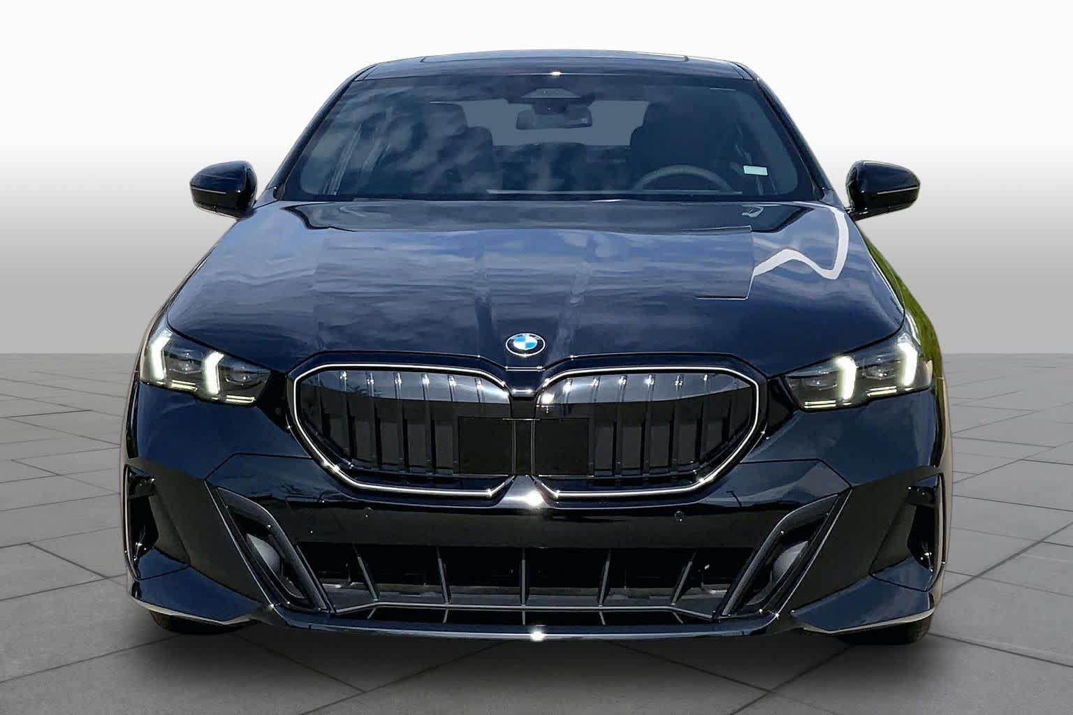 New 2027 BMW 540i xDrive w/ M Sport Package AWD/4WD image 3