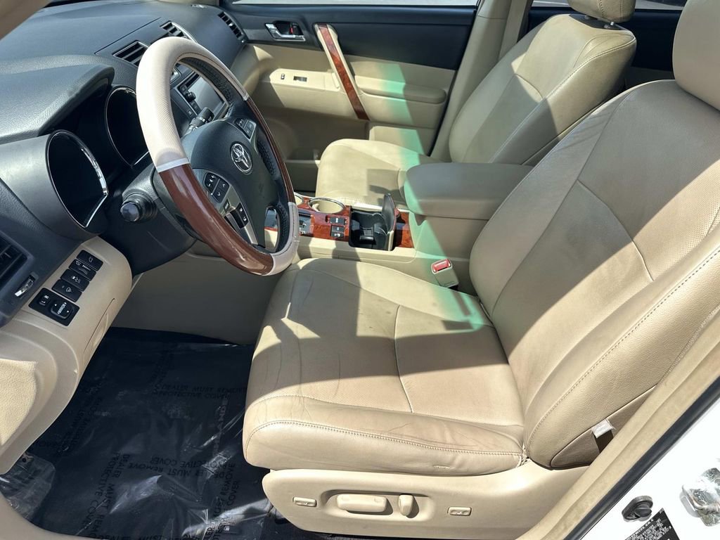 Used 2013 Toyota Highlander Limited AWD/4WD image 20