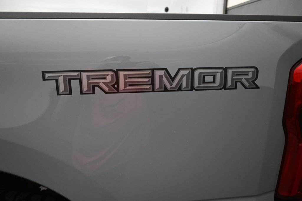 New 2026 Ford F250 Platinum w/ Tremor Off-Road Package AWD/4WD image 23