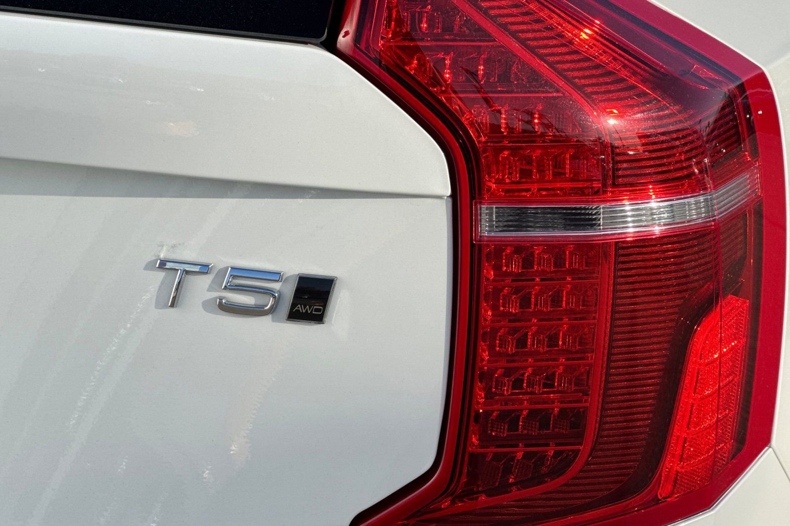 Used 2022 Volvo XC90 T5 Momentum w/ Advanced Package image 33