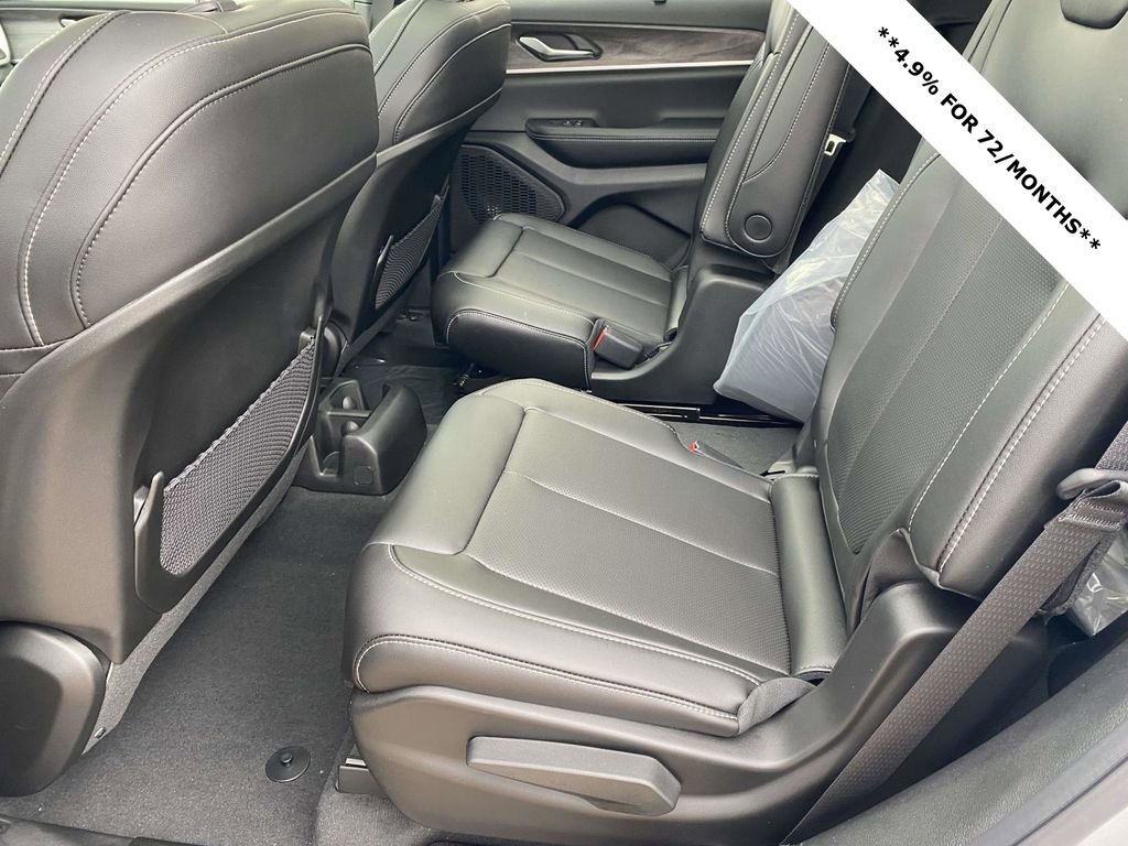 New 2025 Jeep Grand Cherokee L Limited w/ Luxury Tech Group II image 9