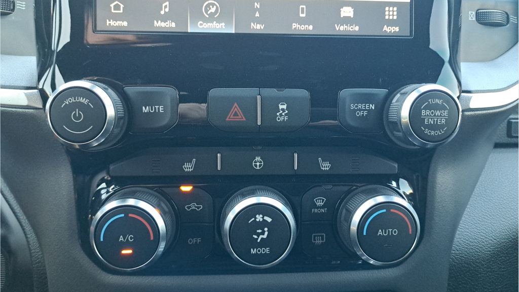 Used 2023 RAM 3500 Big Horn w/ Night Edition AWD/4WD image 22