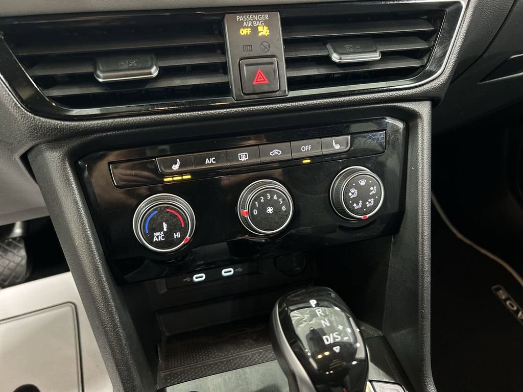 Certified 2023 Volkswagen Taos SE w/ Black Wheel Package AWD/4WD image 16