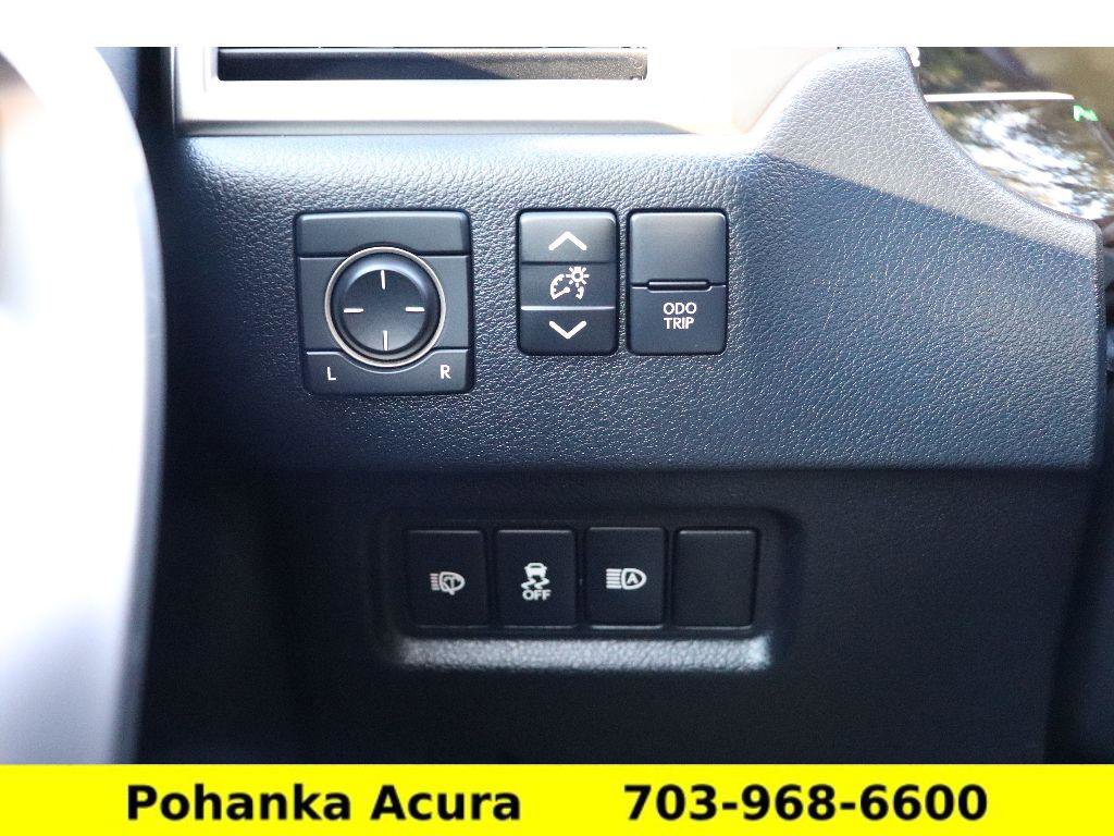 Used 2020 Lexus GX 460 Premium w/ Premium Package image 18