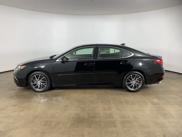 Used 2016 Lexus ES 350 w/ Luxury Package w/Wood Trim image 16