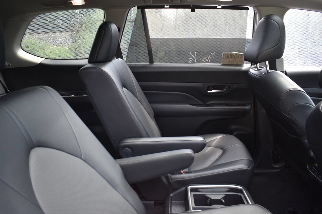 Used 2025 Toyota Grand Highlander FWD image 25