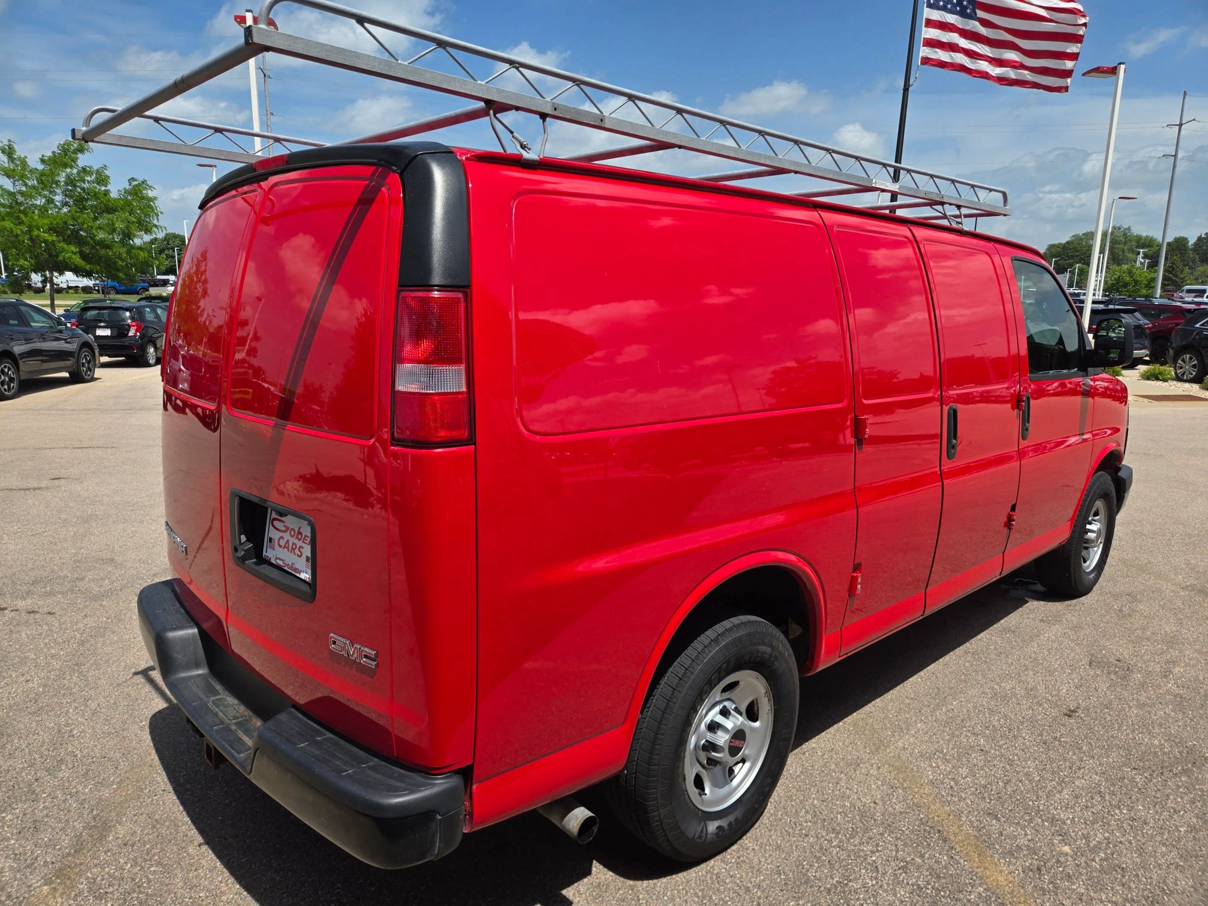 Used 2018 GMC Savana 3500 w/ Driver Convenience Package RWD image 4