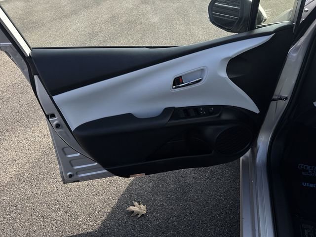 Used 2021 Toyota Prius Prime XLE image 22