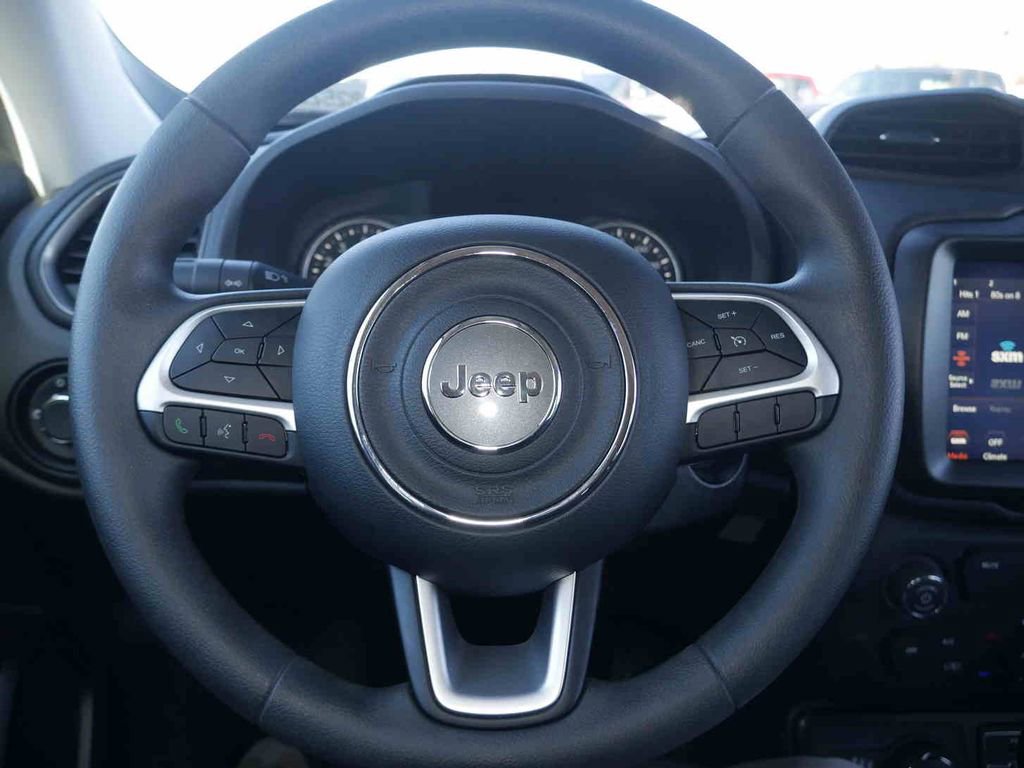 Certified 2023 Jeep Renegade Latitude image 30