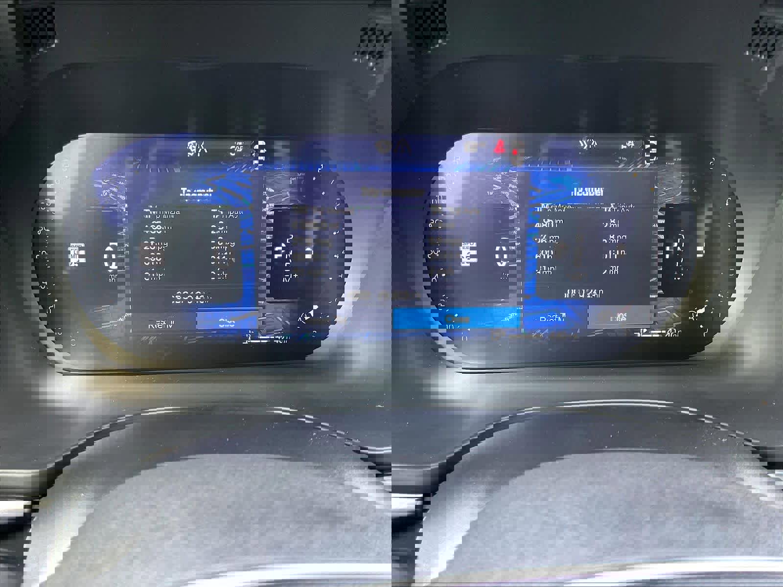 Used 2025 Volvo XC60 B5 Core image 23