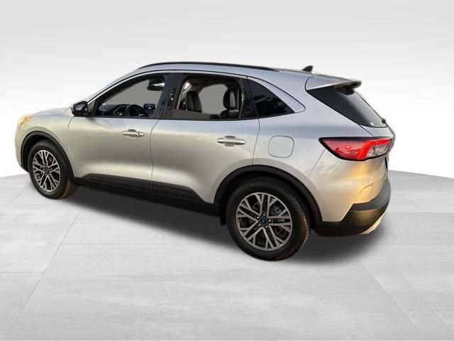 Used 2020 Ford Escape SEL video 3