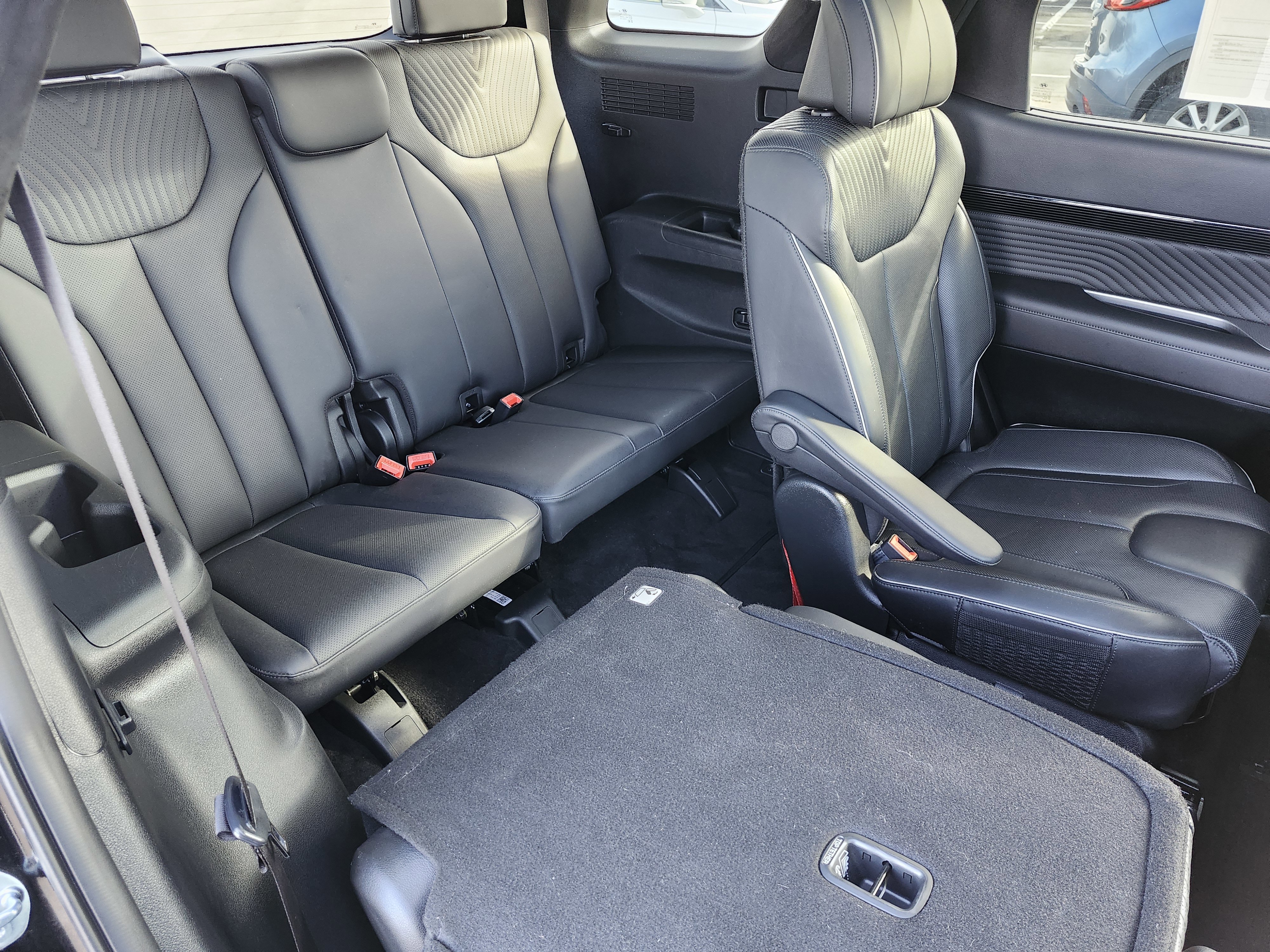 Used 2024 Hyundai Palisade Calligraphy image 24