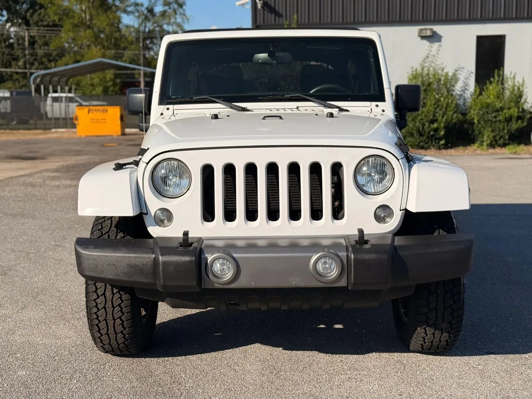 Used 2015 Jeep Wrangler Unlimited Sahara w/ Connectivity Group AWD/4WD image 4