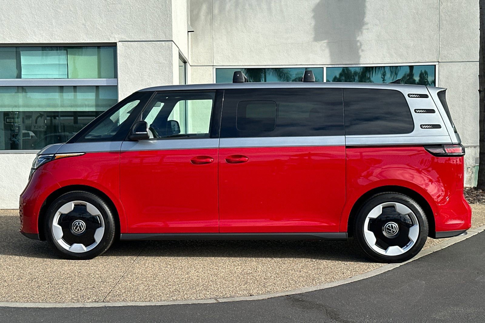 New 2025 Volkswagen ID. Buzz Pro S Plus image 7