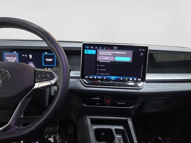 Certified 2025 Volkswagen Tiguan SE AWD/4WD image 17