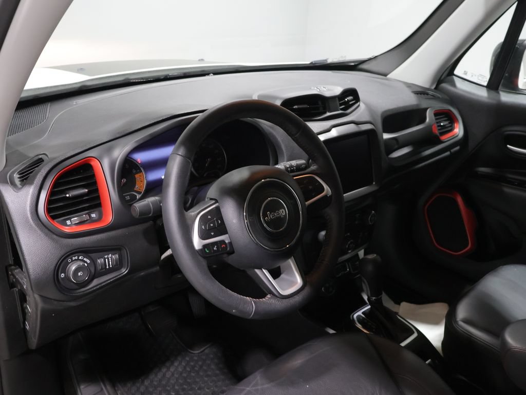 Used 2023 Jeep Renegade Trailhawk w/ Trailhawk Elite Group AWD/4WD image 15