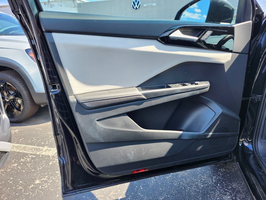 Used 2025 Volkswagen Taos S AWD/4WD image 11