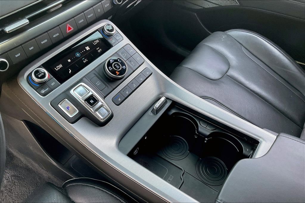 Used 2024 Hyundai Palisade Calligraphy image 17