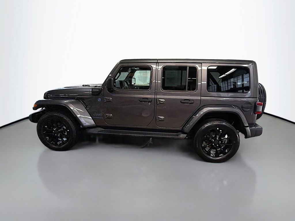 Used 2025 Jeep Wrangler Unlimited Sahara AWD/4WD image 4