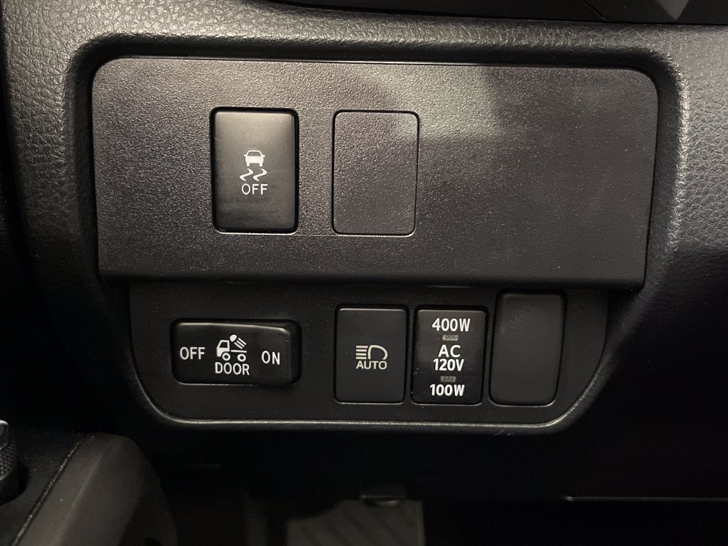 Used 2022 Toyota Tacoma TRD Sport w/ TRD Premium Sport Package RWD image 28