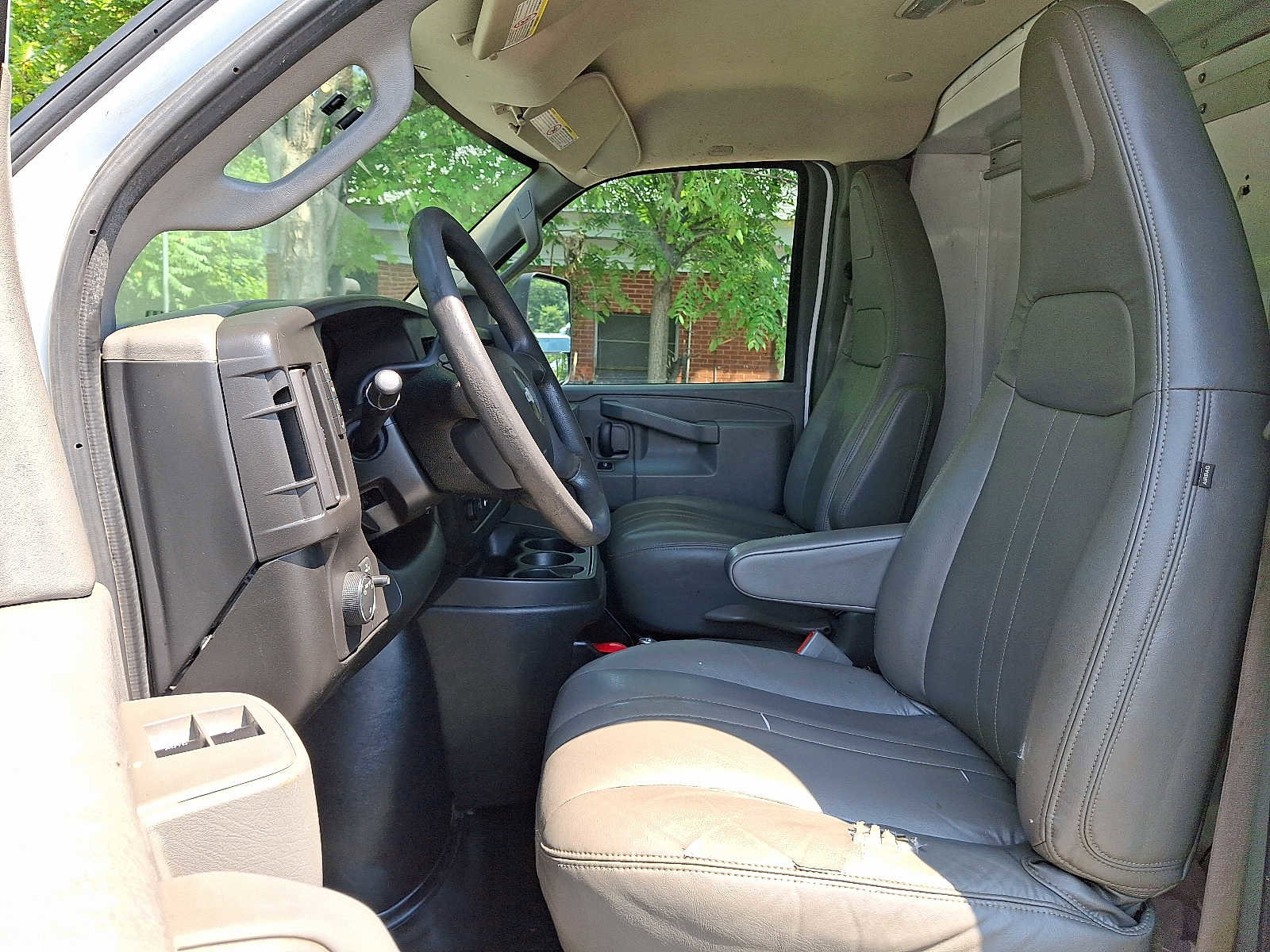 Used 2017 Chevrolet Express 3500 image 14