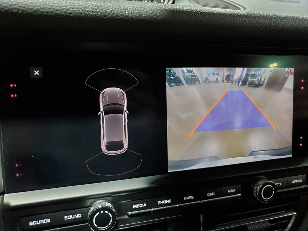 Used 2020 Porsche Macan image 34