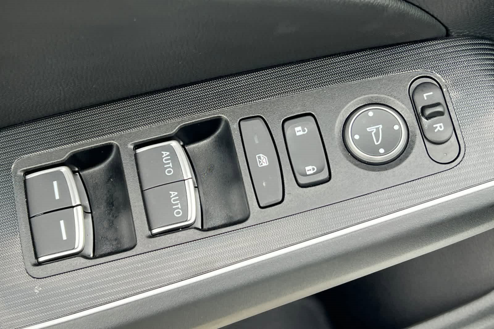 Used 2025 Honda Civic Sport image 13