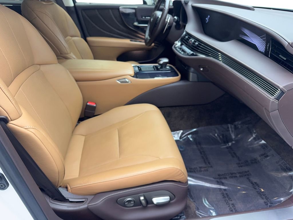 Used 2020 Lexus LS 500 w/ Accessory Package (Z2) image 44