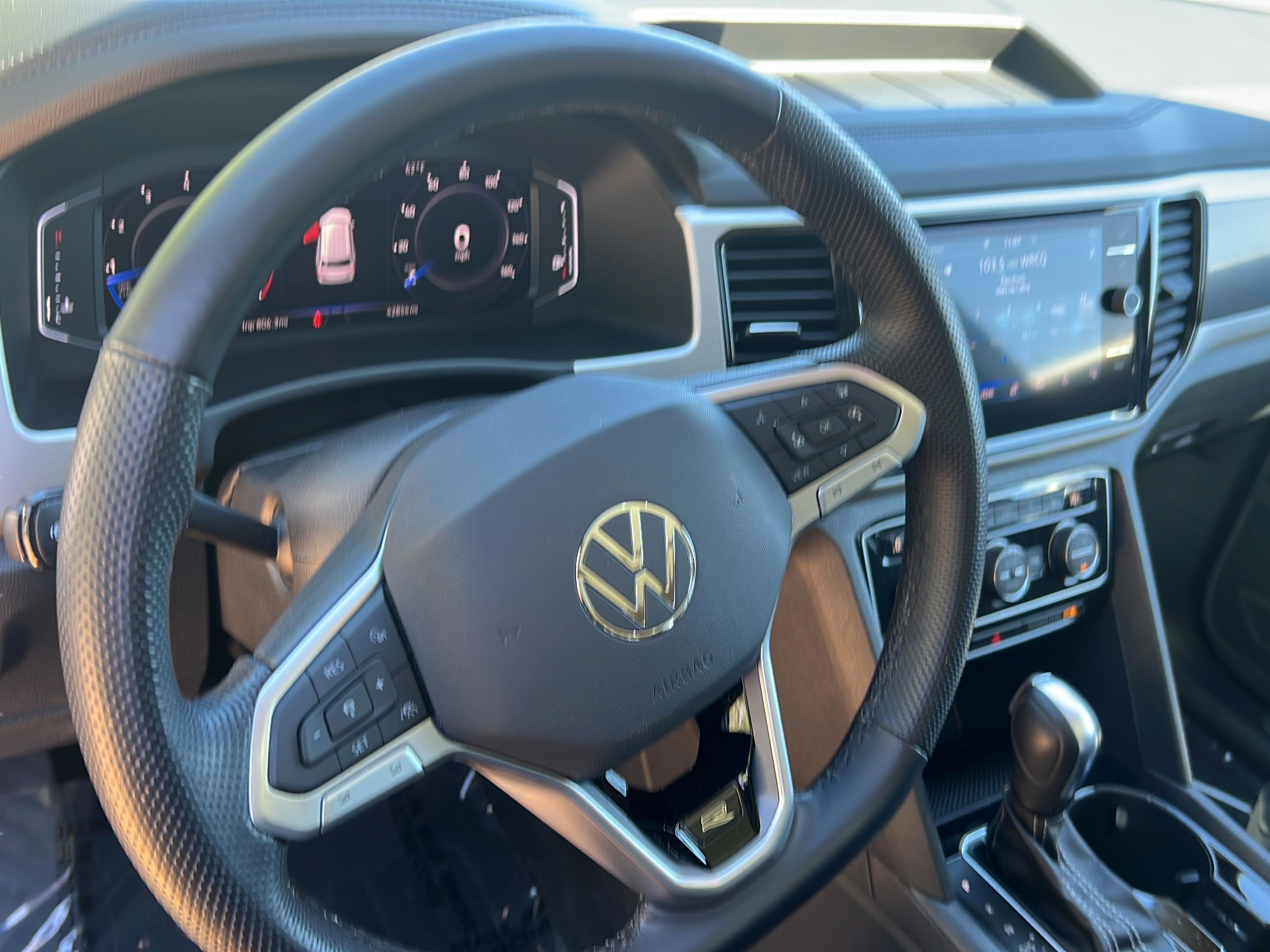 Used 2023 Volkswagen Atlas SEL Premium AWD/4WD image 9