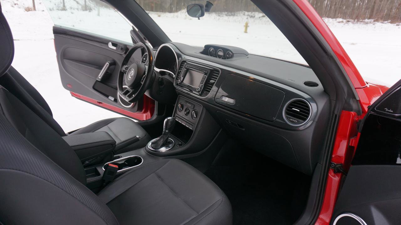 Used 2013 Volkswagen Beetle 2.0T image 14