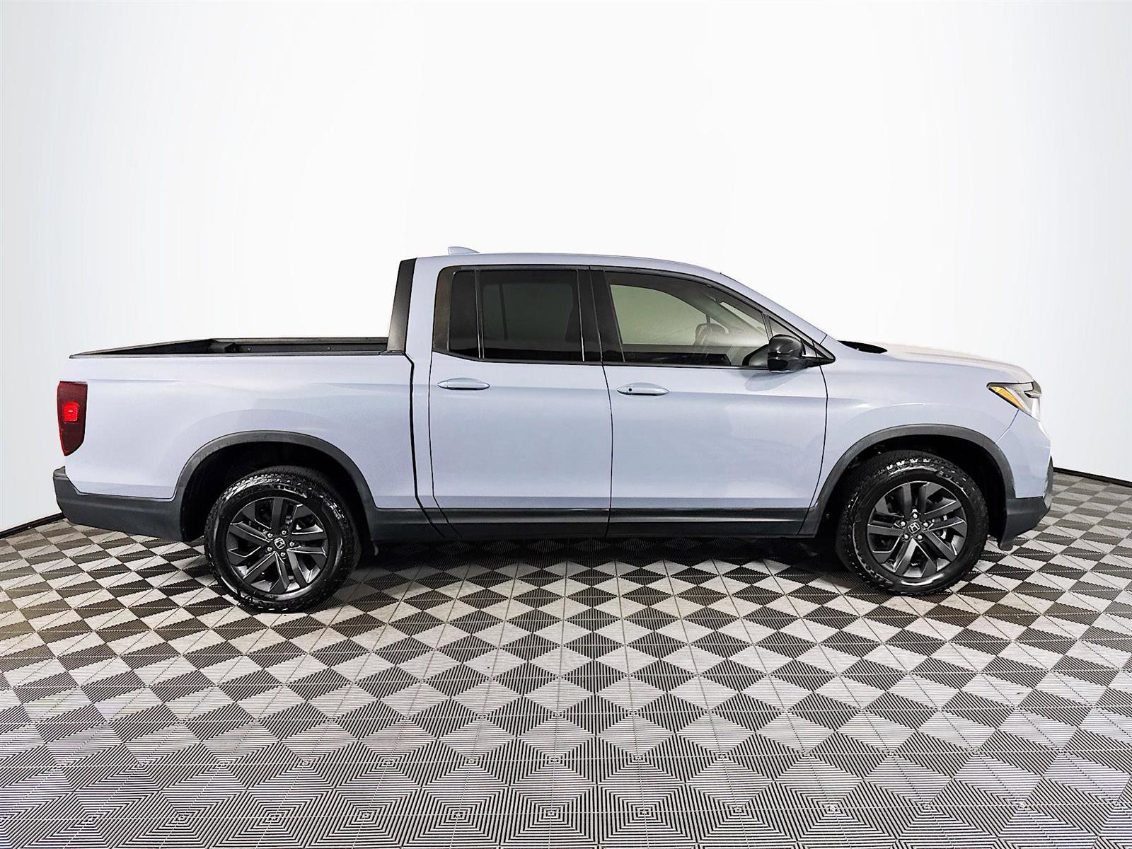 Used 2023 Honda Ridgeline Sport image 9