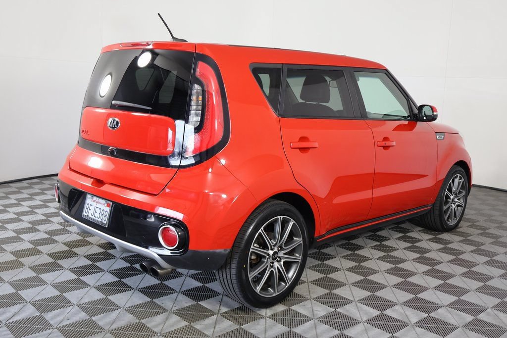 Used 2018 Kia Soul ! w/ Tech Package FWD image 4