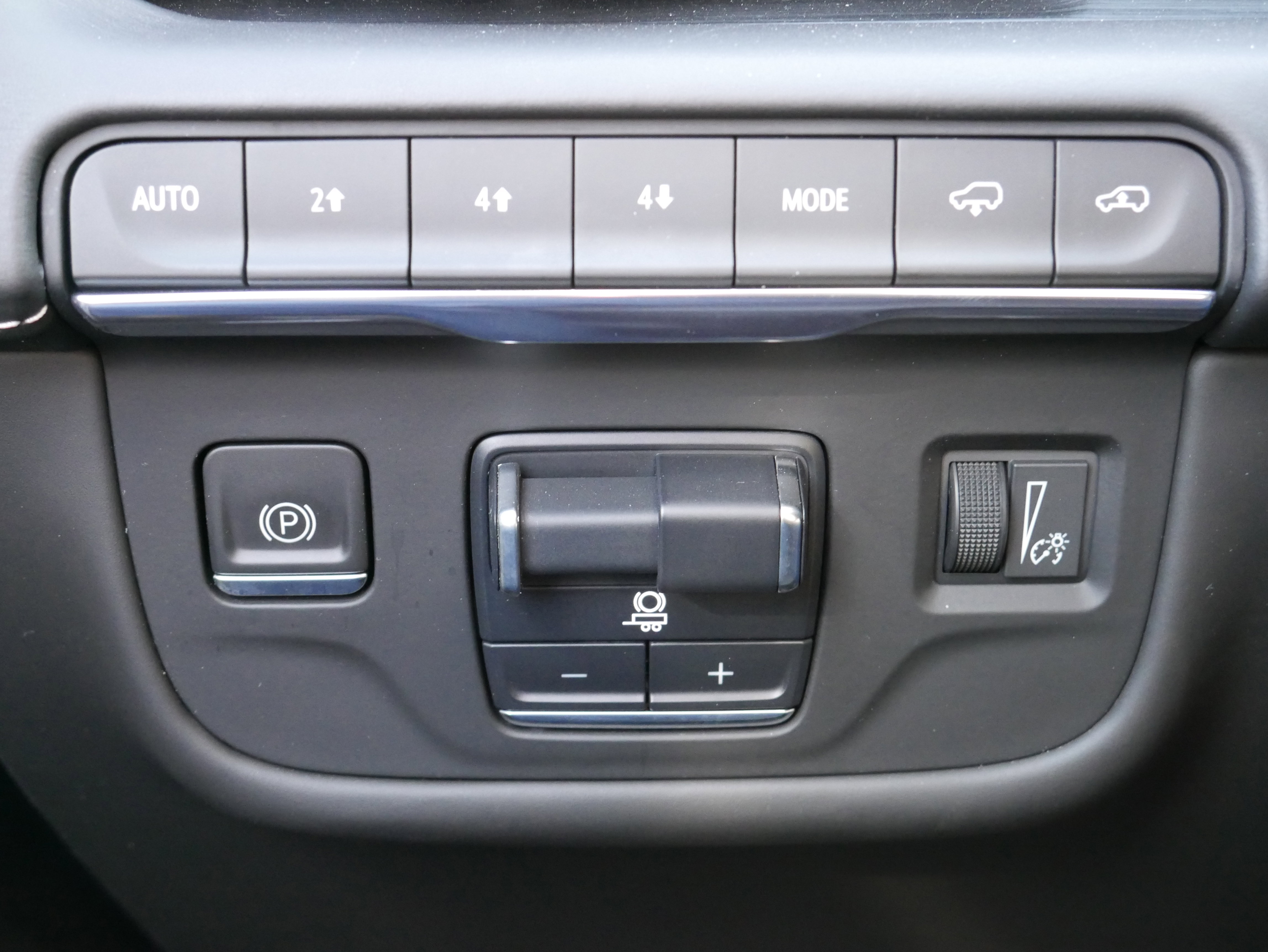 Used 2021 Cadillac Escalade Premium Luxury Platinum w/ Heavy-Duty Trailer Package image 40