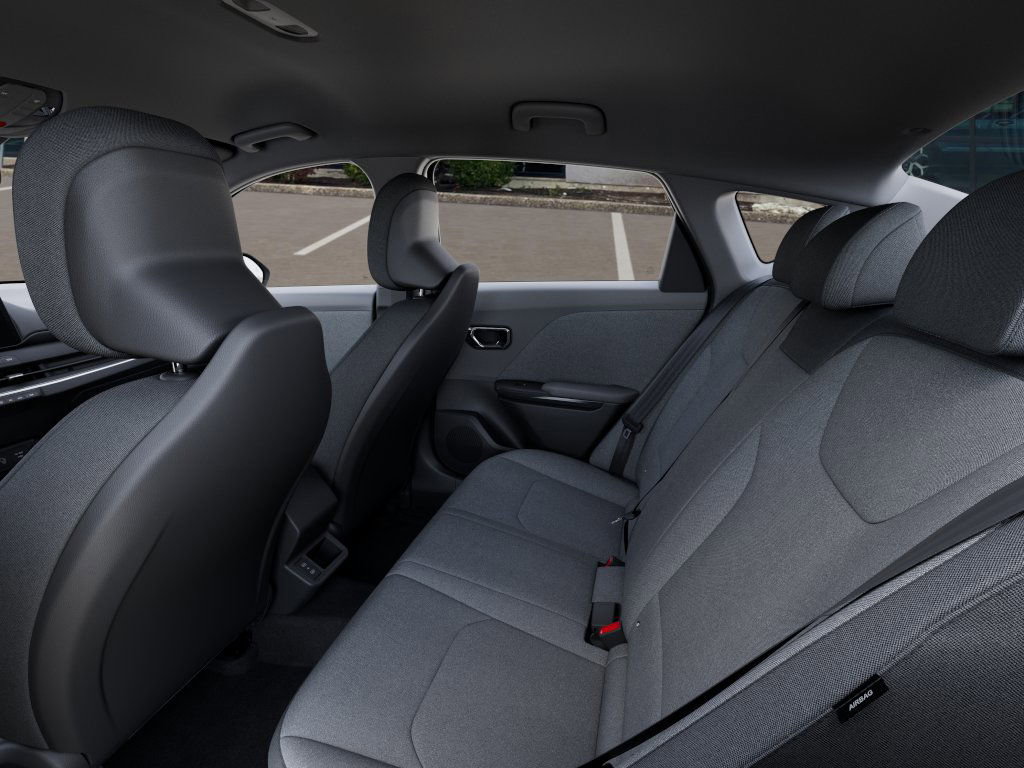 New 2025 Kia K4 LXS image 18