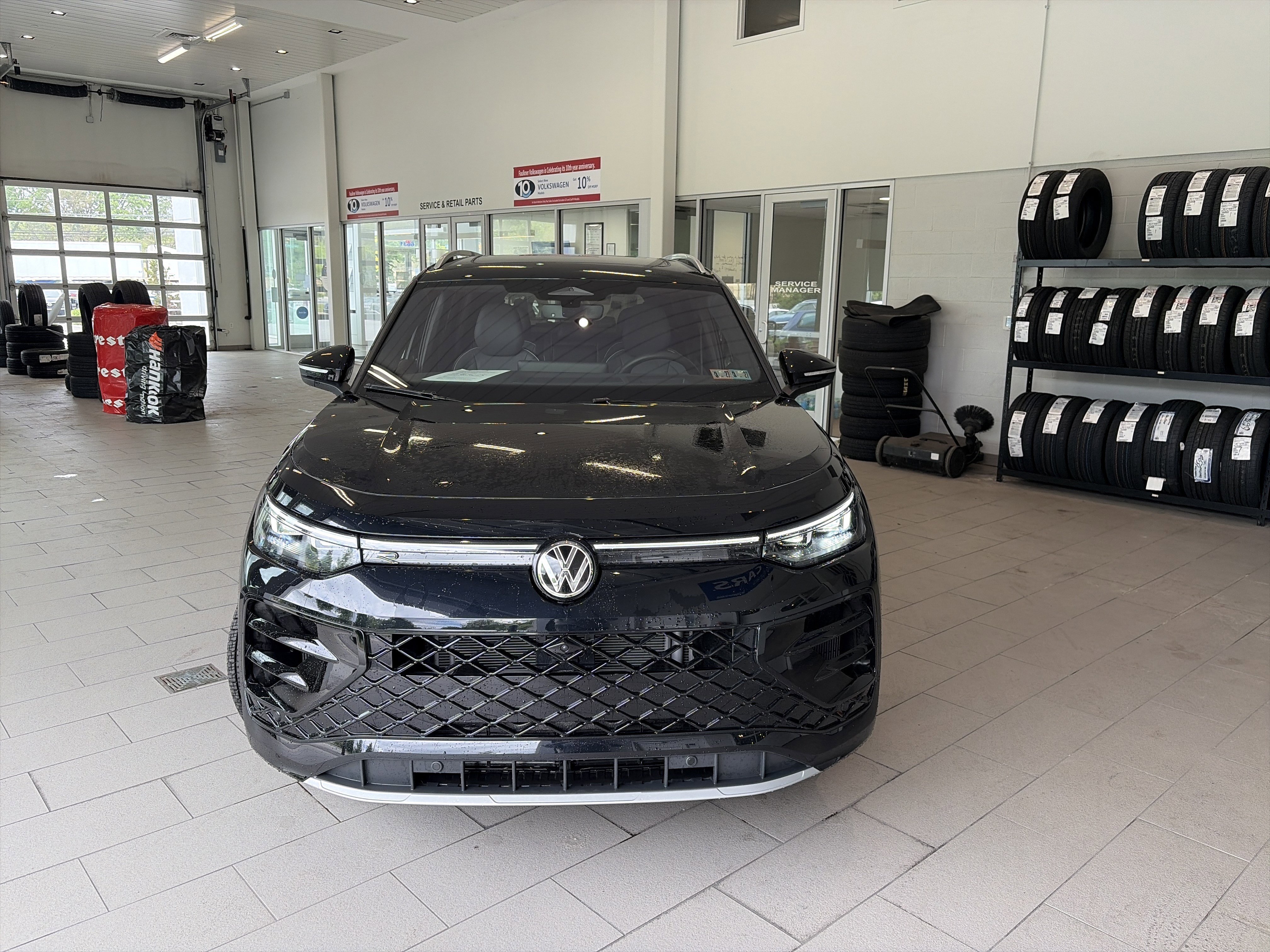Used 2026 Volkswagen Tiguan SEL R-Line AWD/4WD image 2