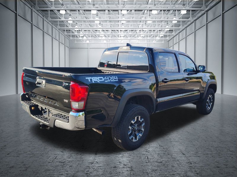 Used 2017 Toyota Tacoma TRD Off-Road w/ Tow Package (A/T) AWD/4WD image 7