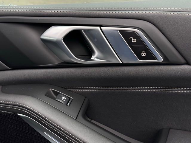 New 2026 BMW X5 xDrive50e w/ M Sport Package image 17
