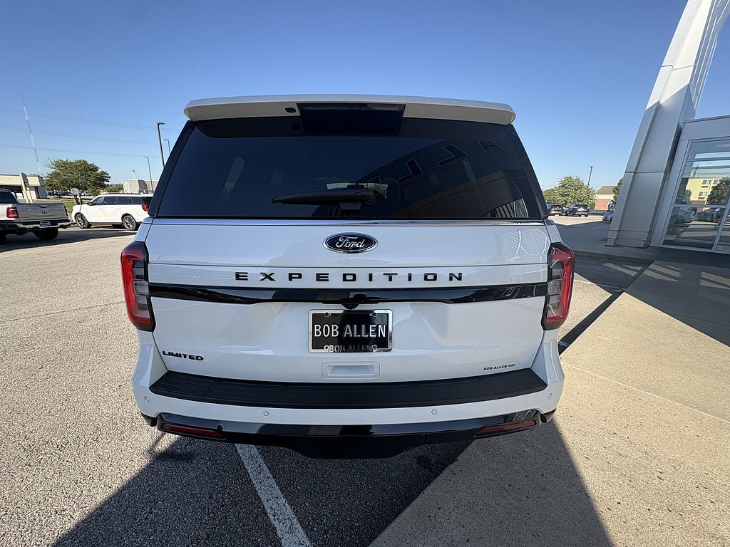 Used 2023 Ford Expedition Limited AWD/4WD image 9