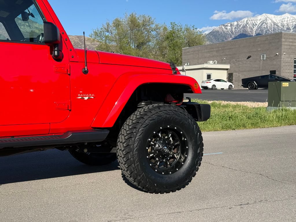 Used 2018 Jeep Wrangler Unlimited Sahara w/ Max Tow Package AWD/4WD image 4