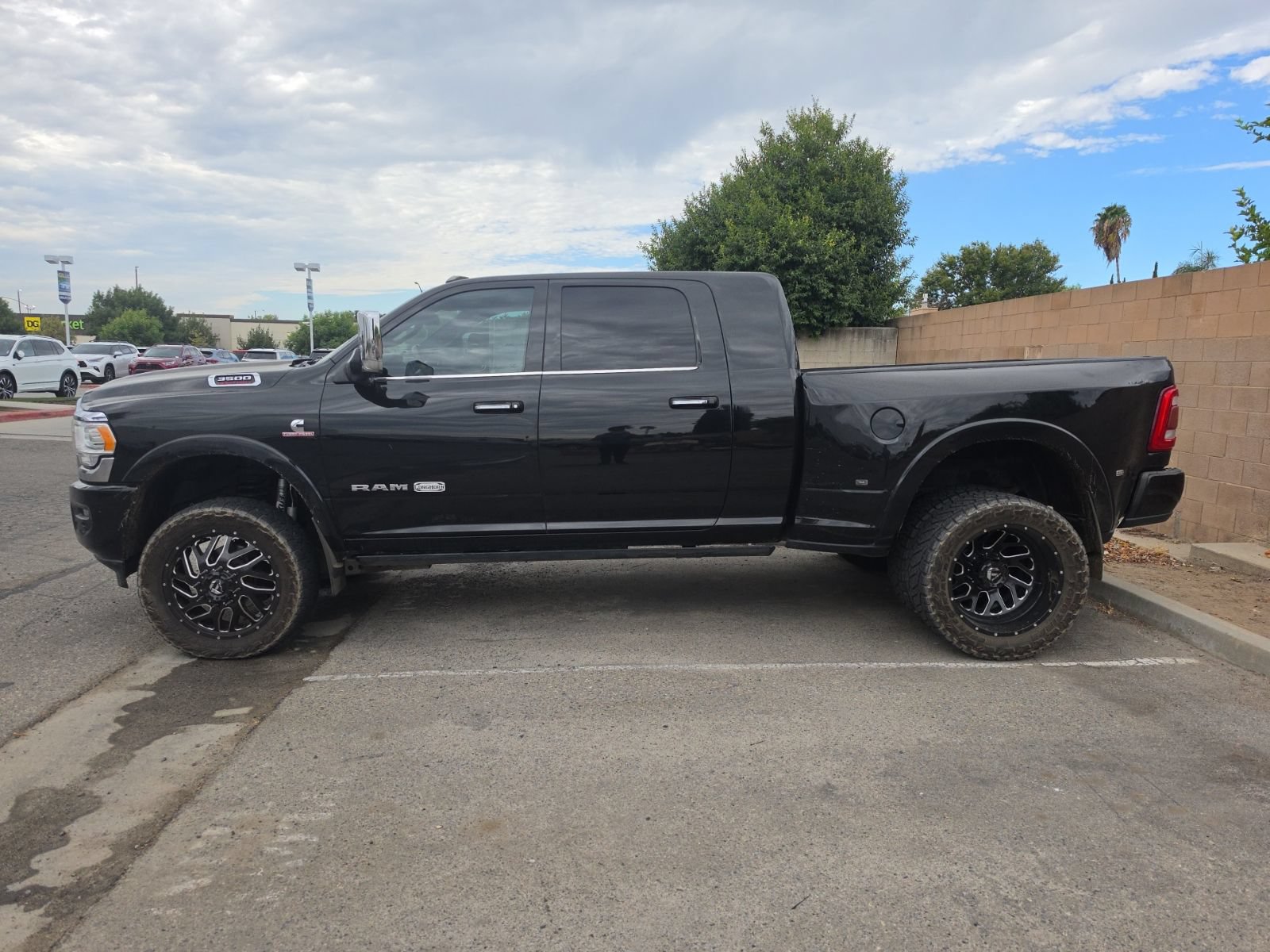 Used 2021 RAM 3500 Limited AWD/4WD image 3
