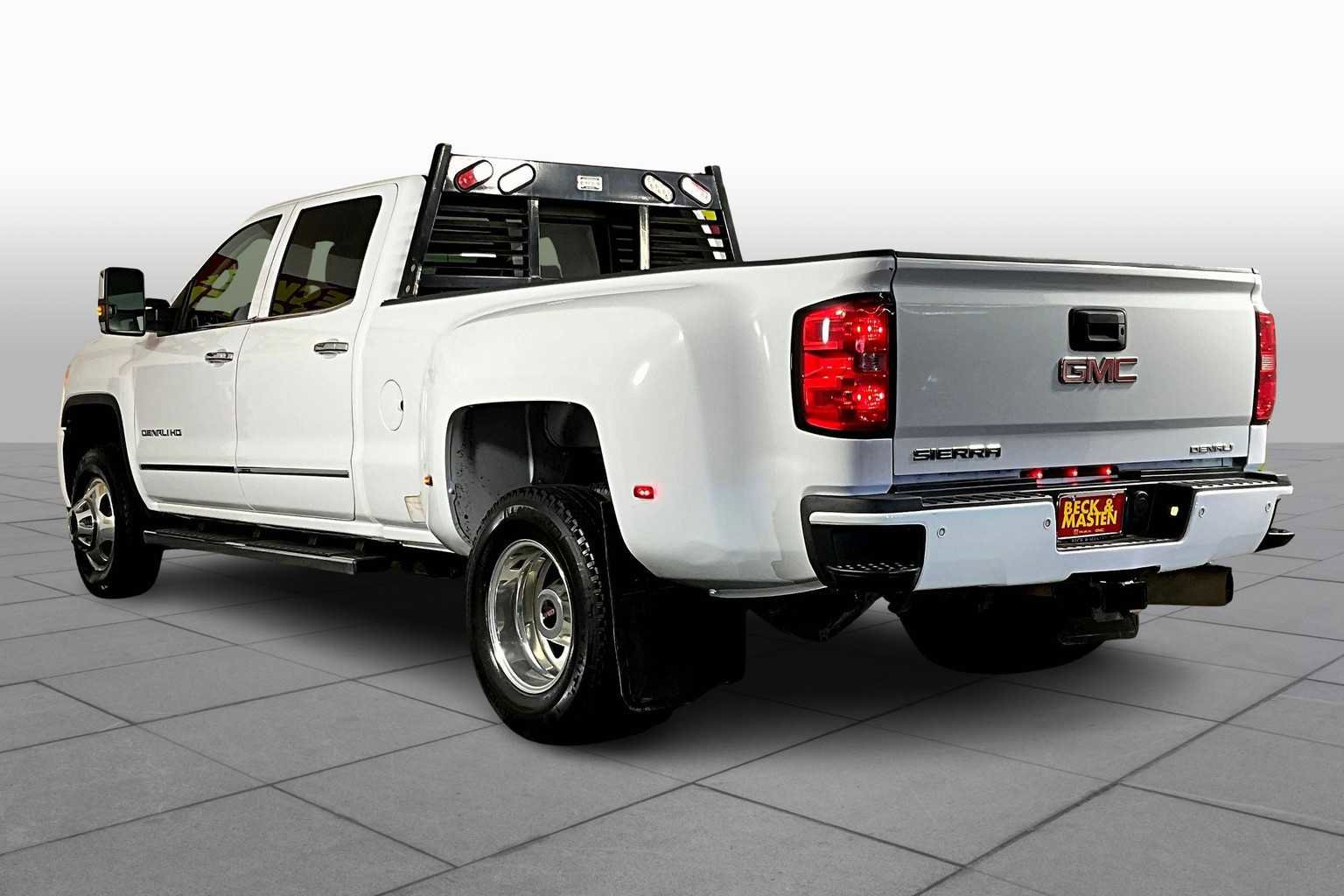 Used 2015 GMC Sierra 3500 Denali w/ Duramax Plus Package image 11