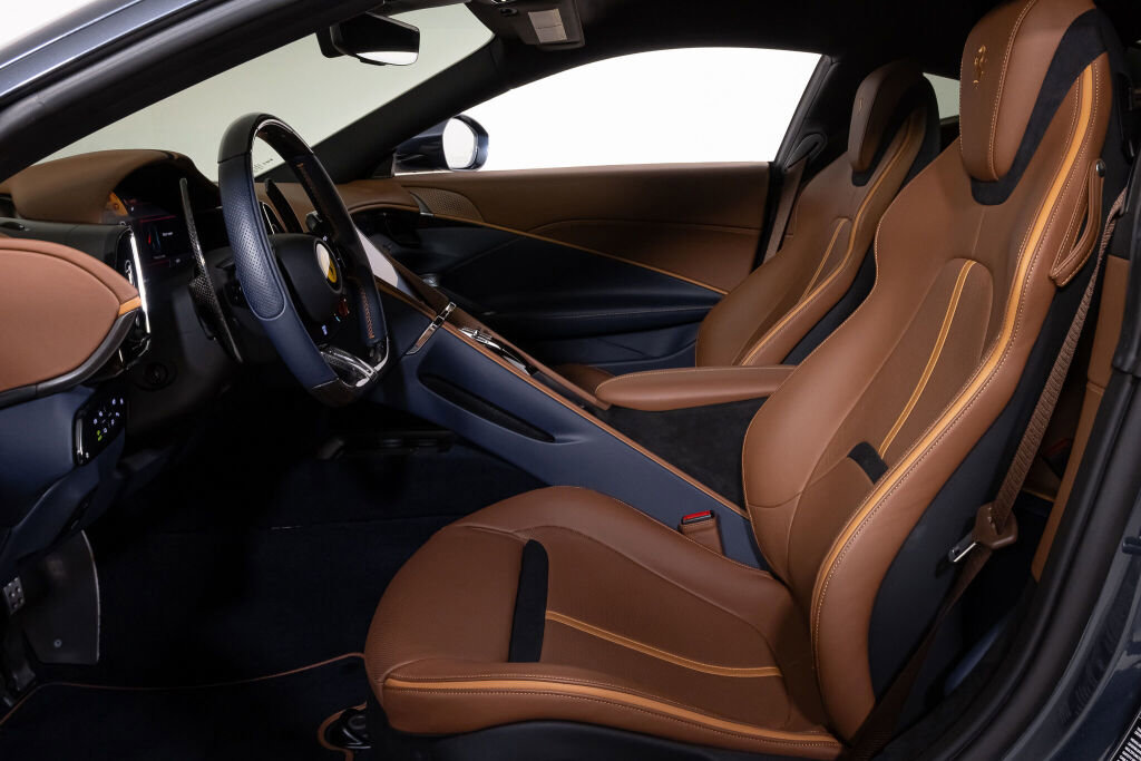 Used 2024 Ferrari Roma RWD image 11