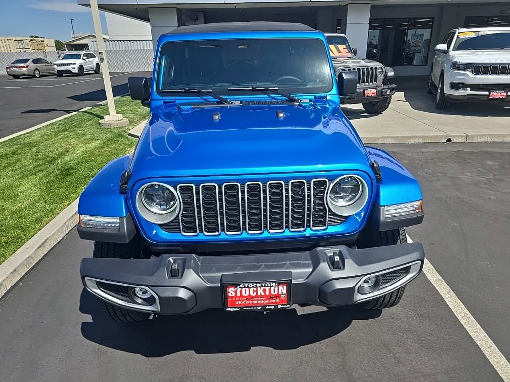 New 2025 Jeep Wrangler Unlimited Sahara AWD/4WD image 5