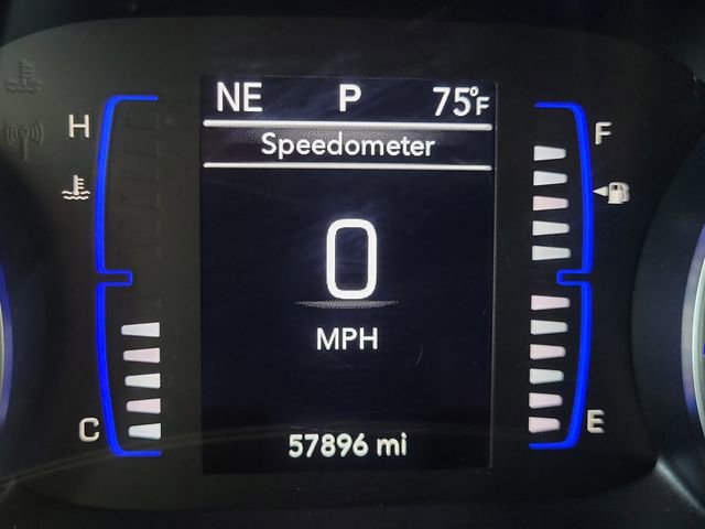 Used 2024 Chrysler Voyager LX image 28